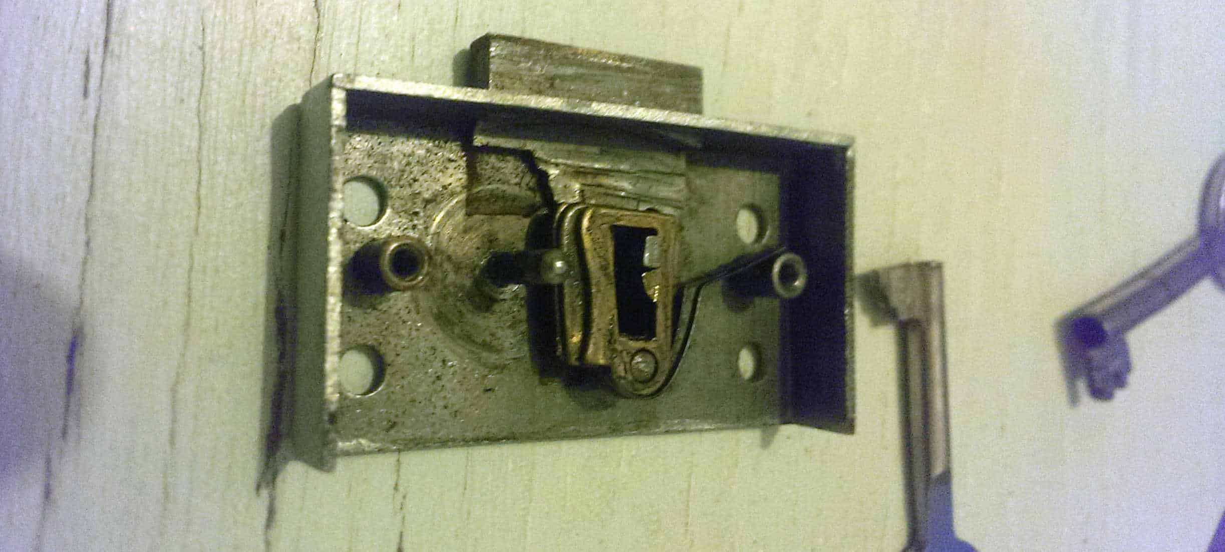 how-to-make-key-fit-vending-machine-lock (4)