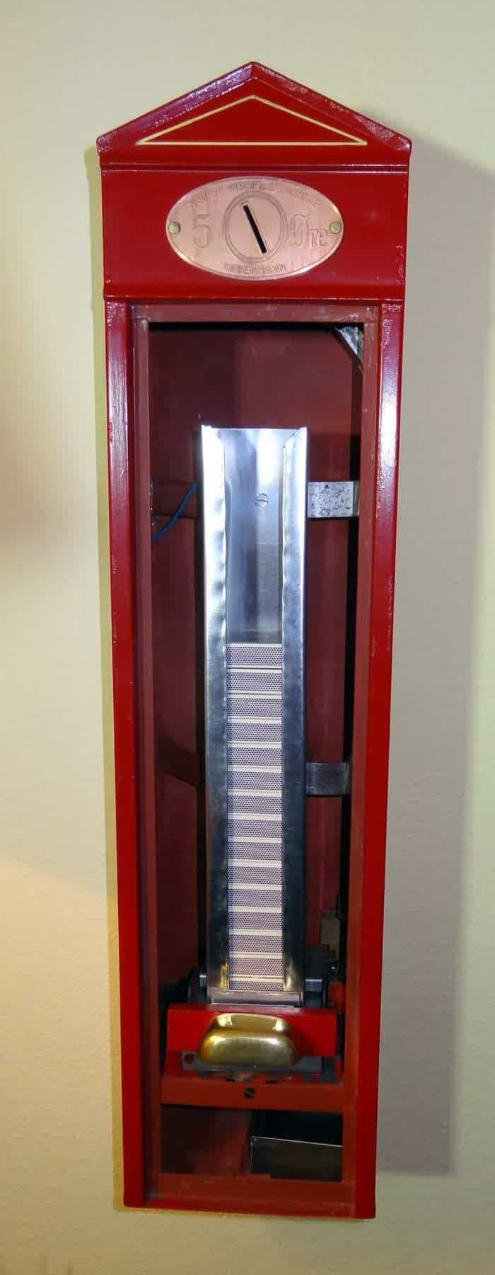 Rød Wistoft tændstiksautomat - ny front, skilt og bakke (3)