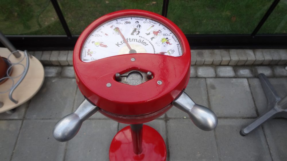 Kraftprøven er færdig. Så skal der klemmes til! – Restaurering af automater