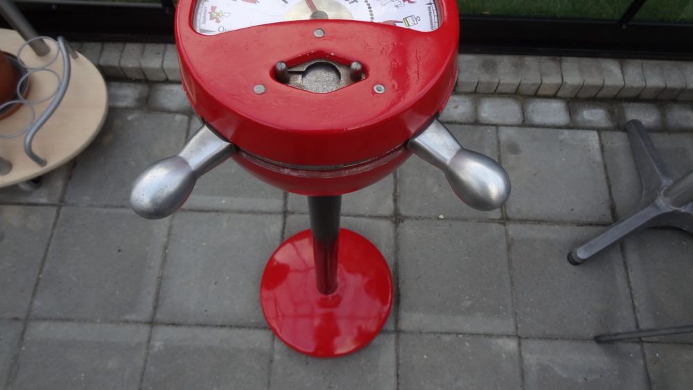 Kraftprøven er færdig. Så skal der klemmes til! – Restaurering af automater