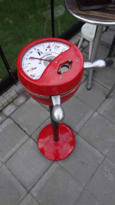 Kraftprøven er færdig. Så skal der klemmes til! – Restaurering af automater